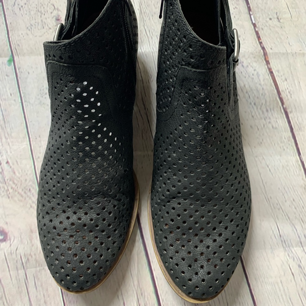 Lucky Brand | Ankle Booties perforated Size 9 - Picture 6 of 7